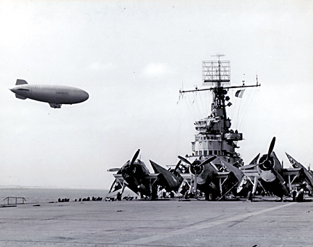 Anti-sub Blimp - USS Ranger - 1943
