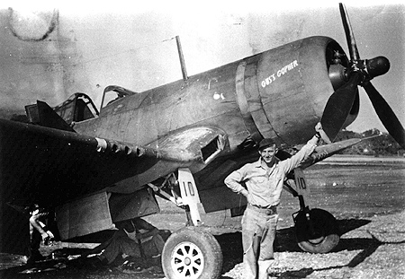 Wilbur "Gus" Thomas with his "Gus Gopher" F4U